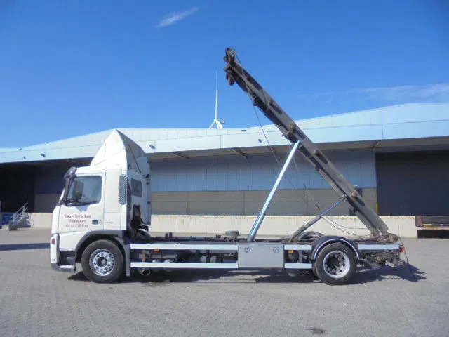 Volvo FM 260 MANUAL GEAR NL TRUCK - Xe tải hệ thống cáp: hình 5 Volvo FM 260 MANUAL GEAR NL TRUCK - Xe tải hệ thống cáp: hình 5