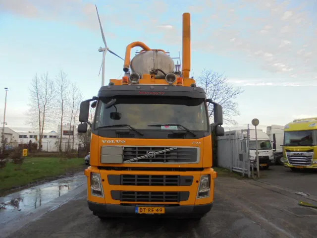 Volvo FM 400 8X4 BLADGEVEERD - Xe tải chân không: hình 2 Volvo FM 400 8X4 BLADGEVEERD - Xe tải chân không: hình 2