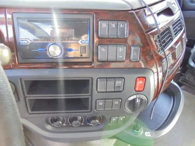 Xe đầu kéo DAF XF 106.460 SUPER SPACE CAB: hình 13