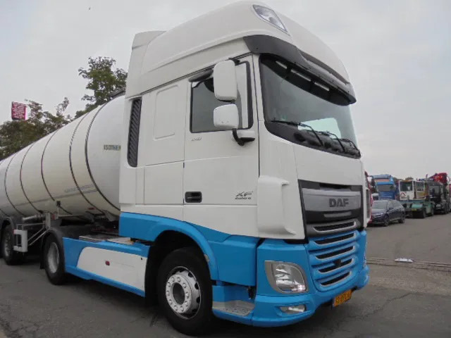DAF XF 440 SUPER SPACE CAB - Xe đầu kéo: hình 2 DAF XF 440 SUPER SPACE CAB - Xe đầu kéo: hình 2
