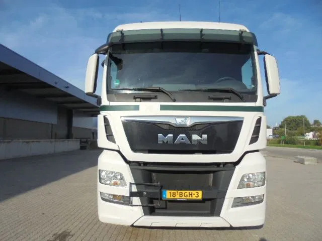MAN TGX 18.400 - Xe đầu kéo: hình 2 MAN TGX 18.400 - Xe đầu kéo: hình 2