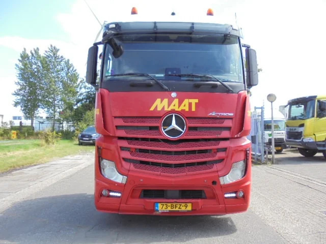 Mercedes-Benz Actros 1843 - Xe đầu kéo: hình 2 Mercedes-Benz Actros 1843 - Xe đầu kéo: hình 2