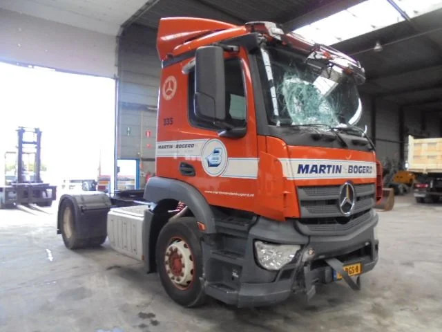 Mercedes-Benz Antos 1832 CABINE SCHADE - Xe đầu kéo: hình 3 Mercedes-Benz Antos 1832 CABINE SCHADE - Xe đầu kéo: hình 3