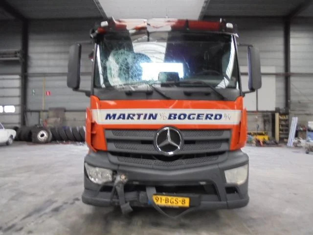 Mercedes-Benz Antos 1832 CABINE SCHADE - Xe đầu kéo: hình 2 Mercedes-Benz Antos 1832 CABINE SCHADE - Xe đầu kéo: hình 2