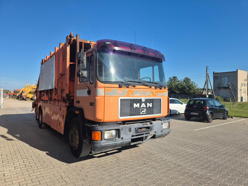 MAN 18.262 - Xe tải chở rác: hình 3 MAN 18.262 - Xe tải chở rác: hình 3
