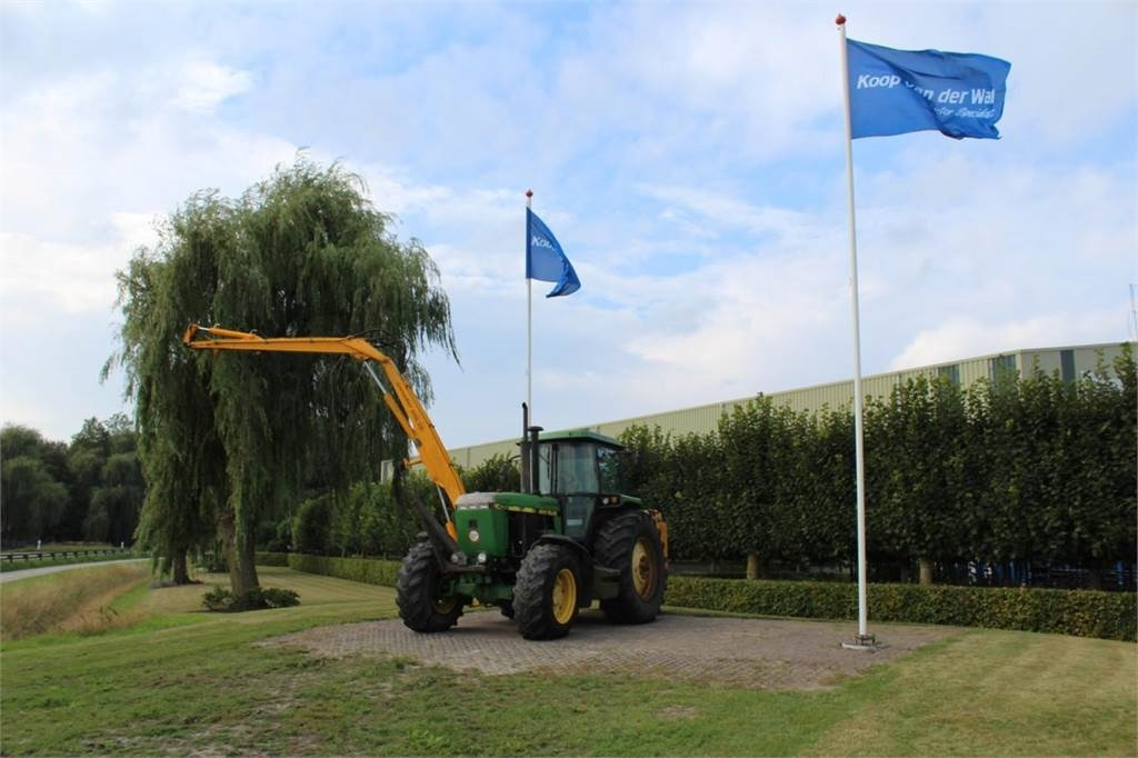 John Deere 4055 - Máy cày: hình 1 John Deere 4055 - Máy cày: hình 1