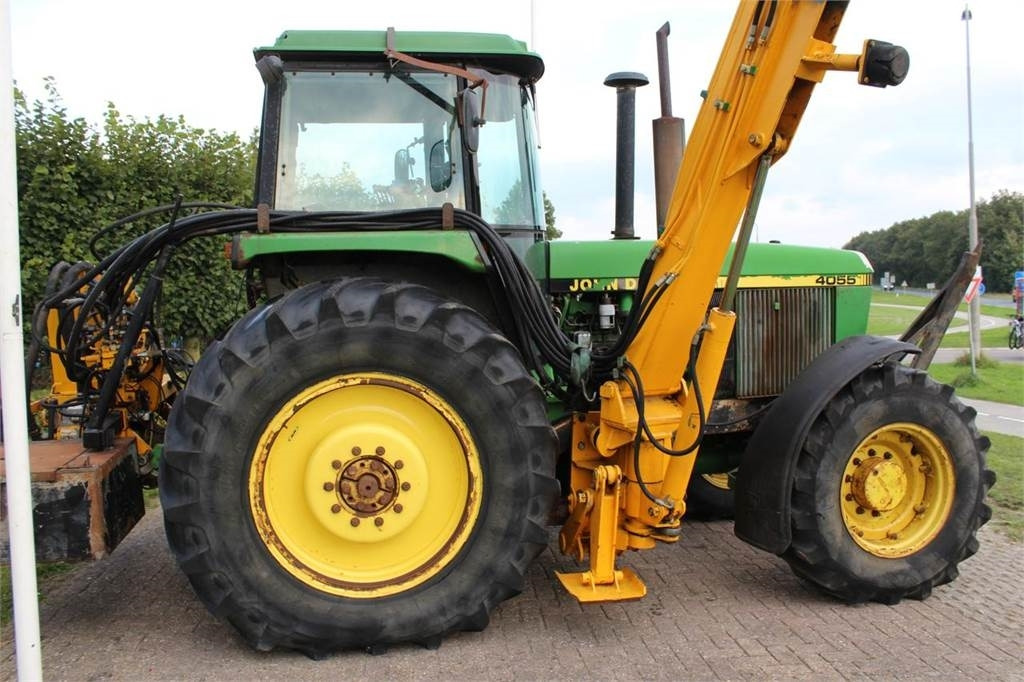 John Deere 4055 - Máy cày: hình 4 John Deere 4055 - Máy cày: hình 4