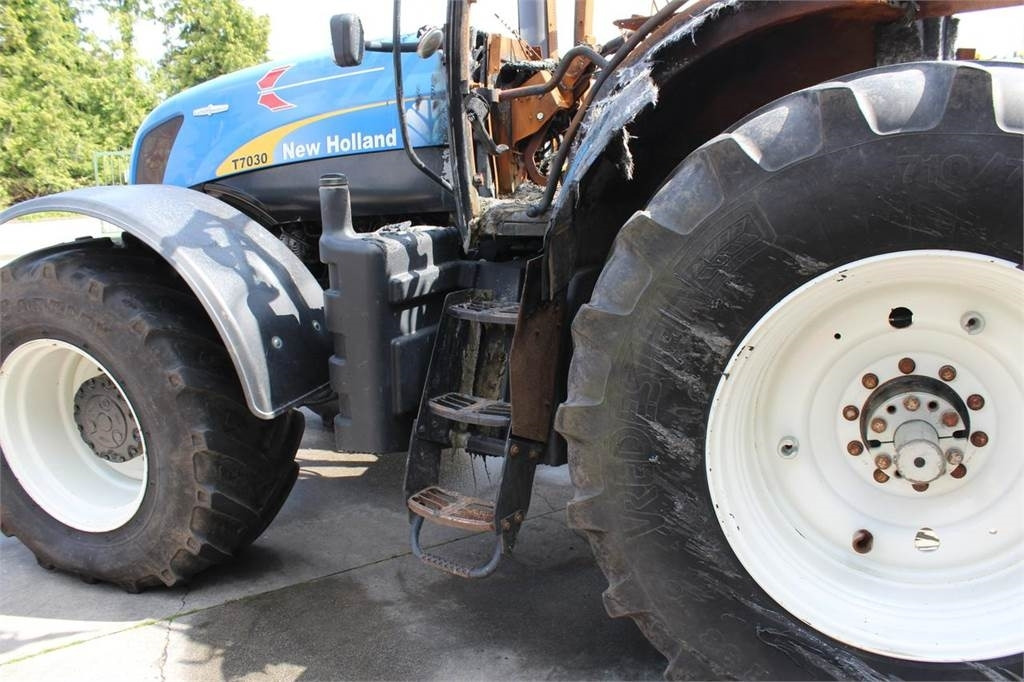 New Holland T7030 - Máy cày: hình 5 New Holland T7030 - Máy cày: hình 5