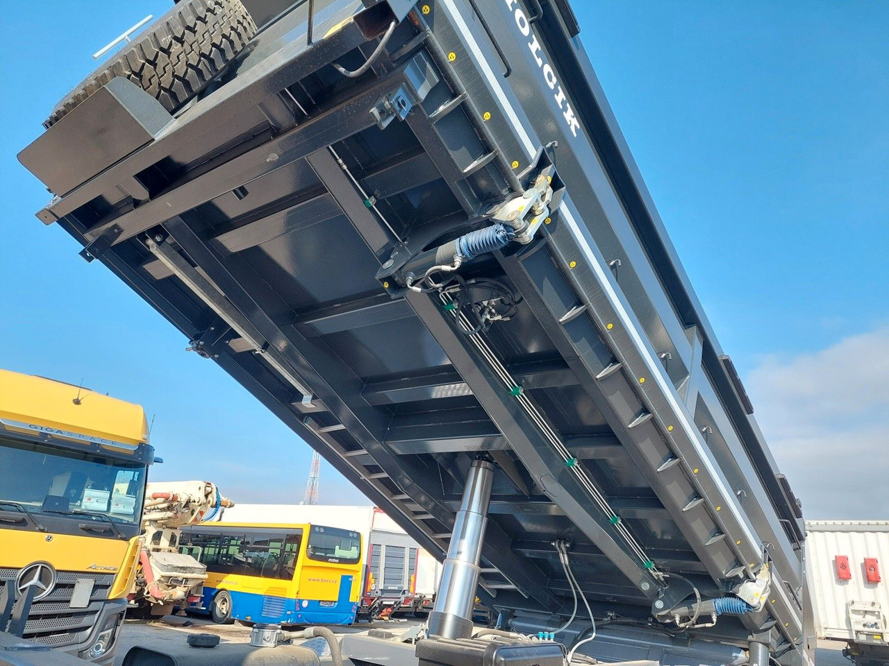 Iveco AS360X53Z Stralis X-WAY 8x4 Bordmatik - Xe ben: hình 5 Iveco AS360X53Z Stralis X-WAY 8x4 Bordmatik - Xe ben: hình 5