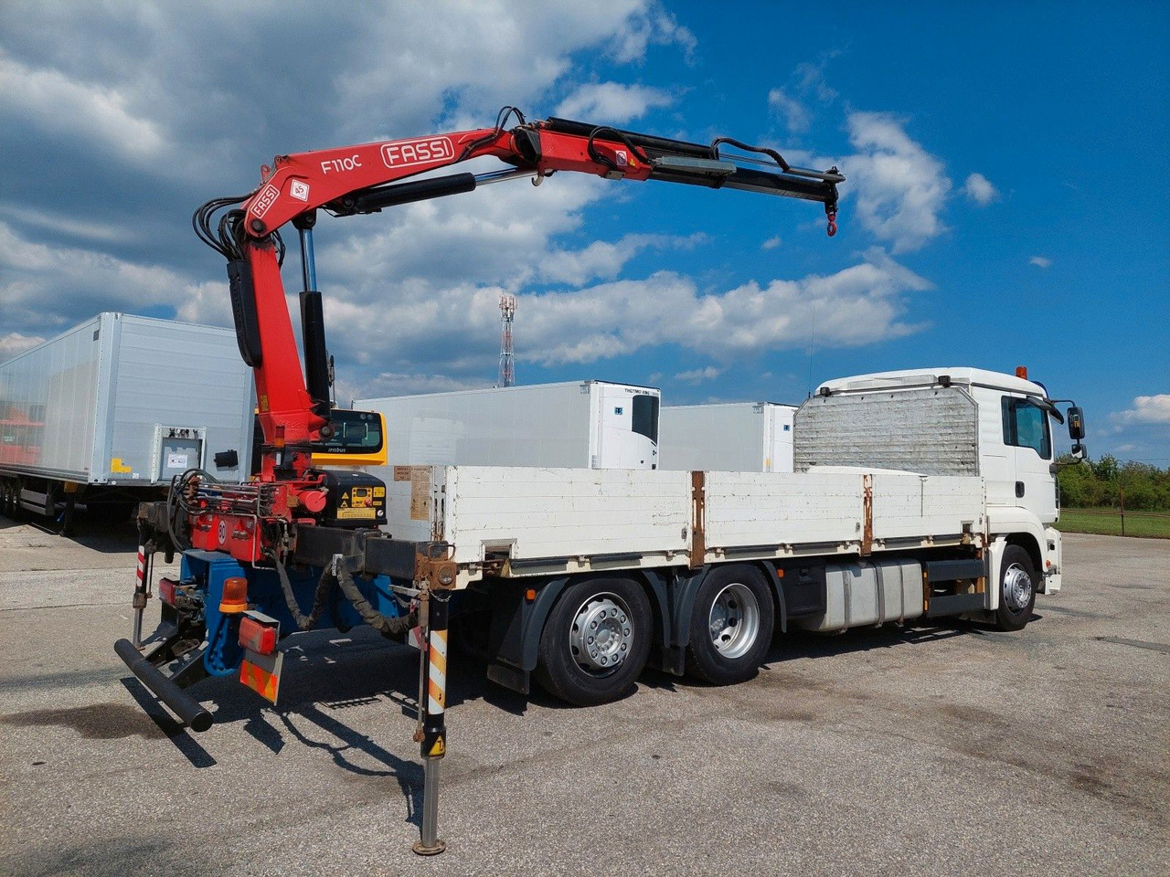 MAN GA 26.320 6X2-2 BL + Kran Fassi F110AC22 - Xe tải thùng lửng/ Phẳng, Xe cẩu tự hành: hình 4 MAN GA 26.320 6X2-2 BL + Kran Fassi F110AC22 - Xe tải thùng lửng/ Phẳng, Xe cẩu tự hành: hình 4