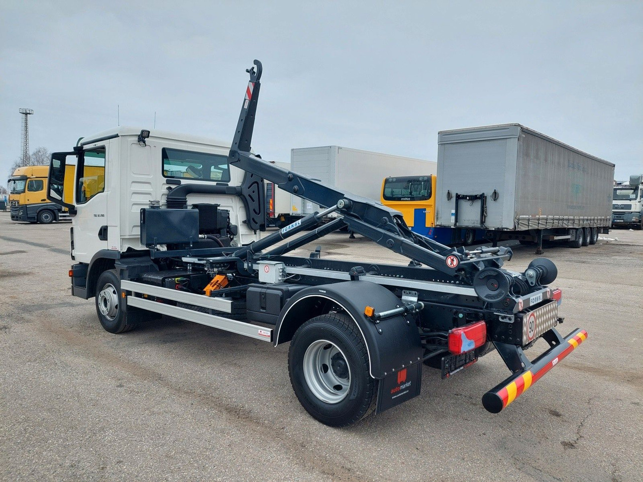 MAN TG3 TGL 12.190 BB 4x2 - Xe tải nâng móc: hình 3 MAN TG3 TGL 12.190 BB 4x2 - Xe tải nâng móc: hình 3