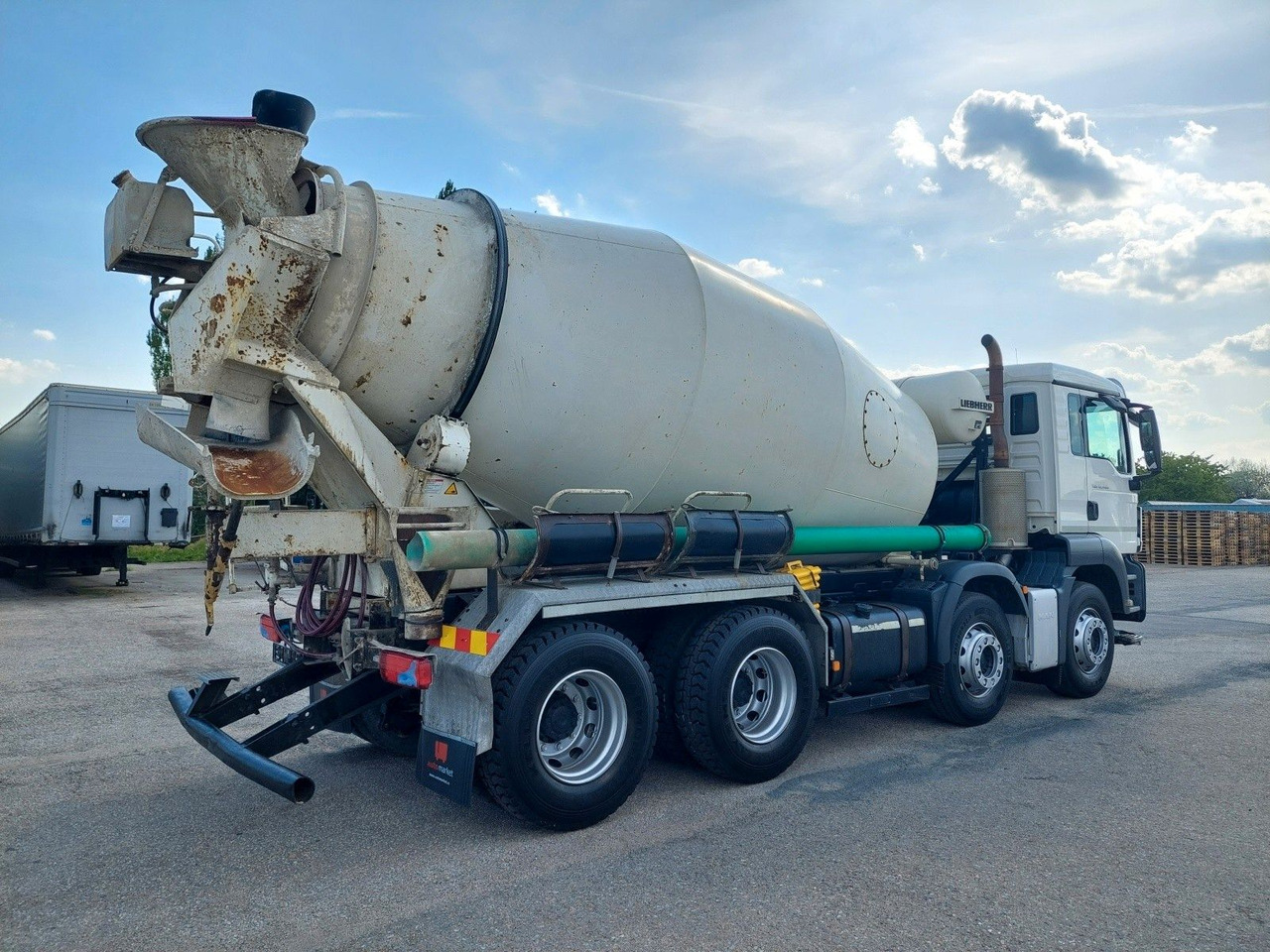 MAN TGS 32.400 8X4 BB Liebherr 9 m³ - Xe trộn bê tông: hình 4 MAN TGS 32.400 8X4 BB Liebherr 9 m³ - Xe trộn bê tông: hình 4