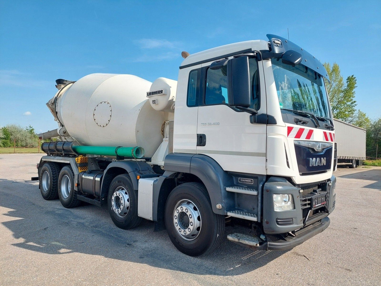 MAN TGS 32.400 8X4 BB Liebherr 9 m³ - Xe trộn bê tông: hình 2 MAN TGS 32.400 8X4 BB Liebherr 9 m³ - Xe trộn bê tông: hình 2