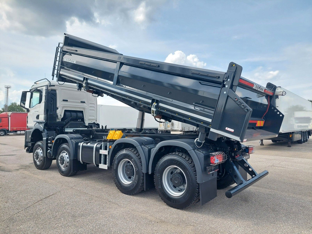 MAN TGS 41.520 8X6 BB CH - Xe ben: hình 3 MAN TGS 41.520 8X6 BB CH - Xe ben: hình 3