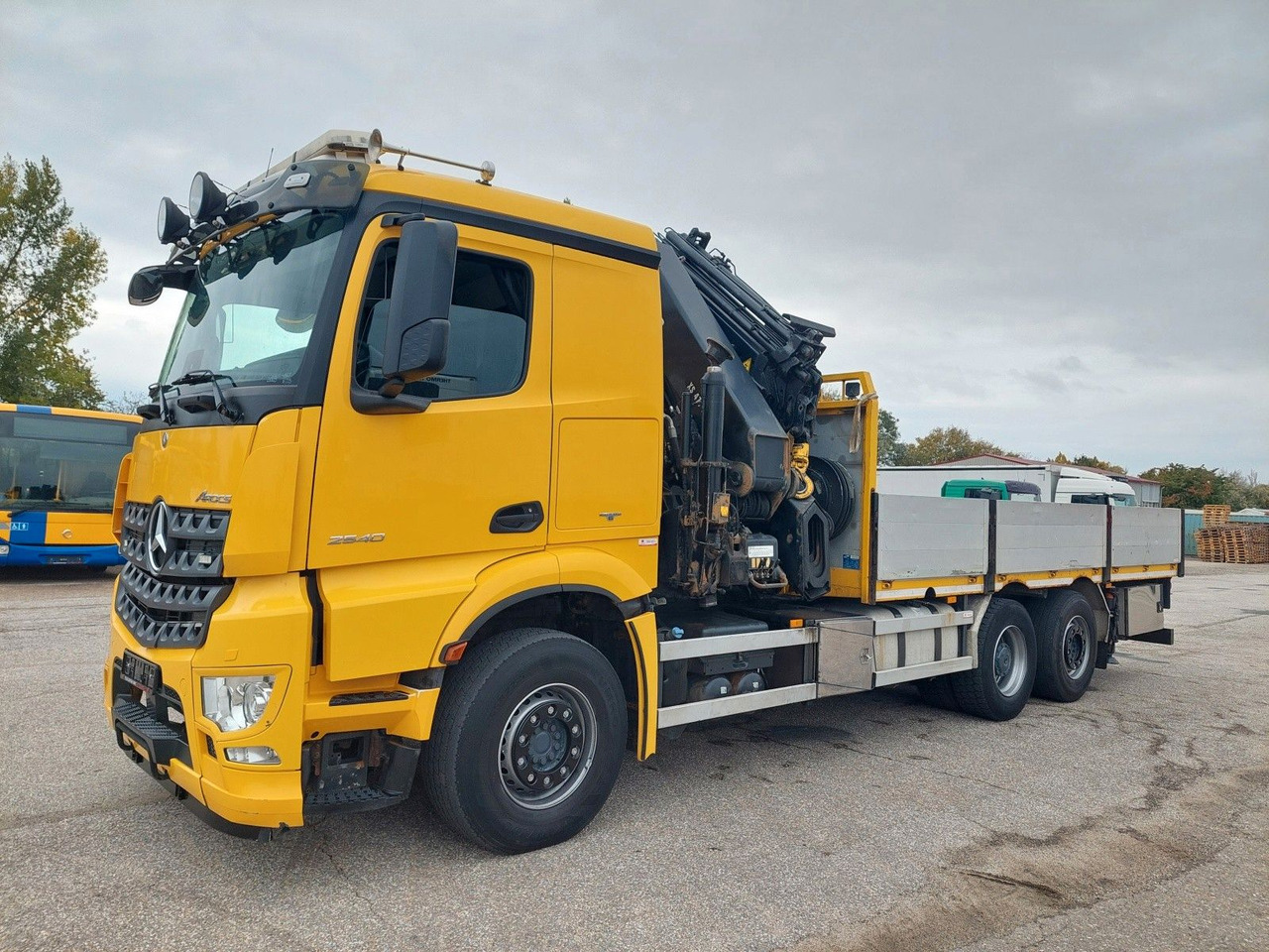 Mercedes-Benz Arocs 2640 6X2 + Hiab XS 477 Hipro - Xe tải thùng lửng/ Phẳng, Xe cẩu tự hành: hình 1 Mercedes-Benz Arocs 2640 6X2 + Hiab XS 477 Hipro - Xe tải thùng lửng/ Phẳng, Xe cẩu tự hành: hình 1