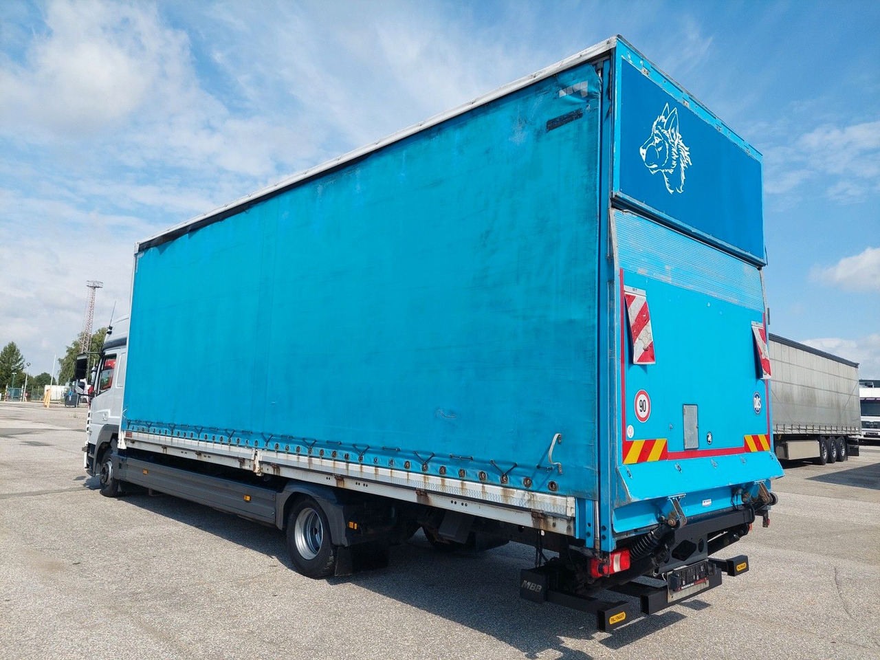 Mercedes-Benz Atego 1223 L/NR - Xe tải thùng mui bạt: hình 3 Mercedes-Benz Atego 1223 L/NR - Xe tải thùng mui bạt: hình 3