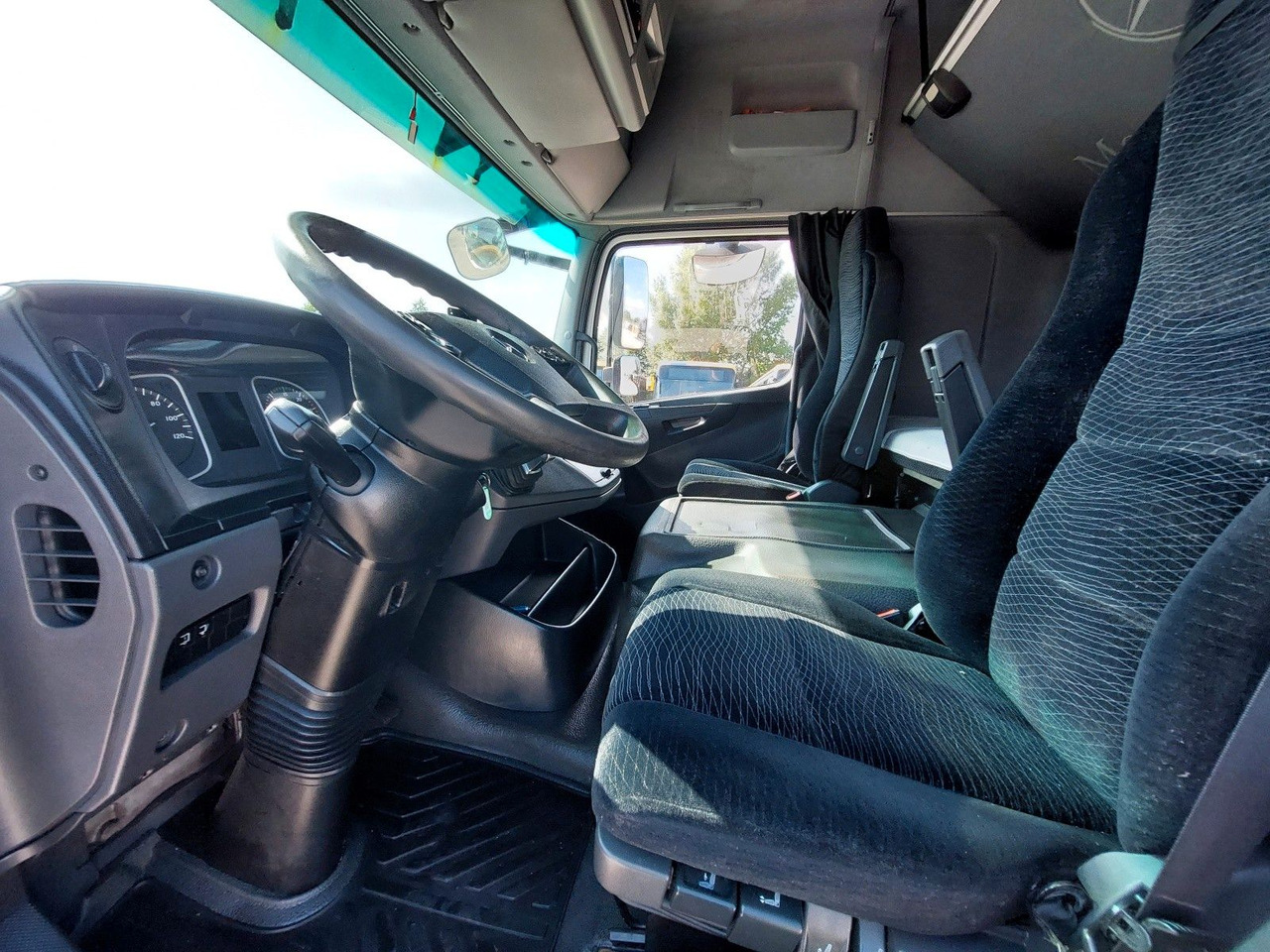 Xe tải thùng mui bạt Mercedes-Benz Atego 1223 L/NR: hình 18