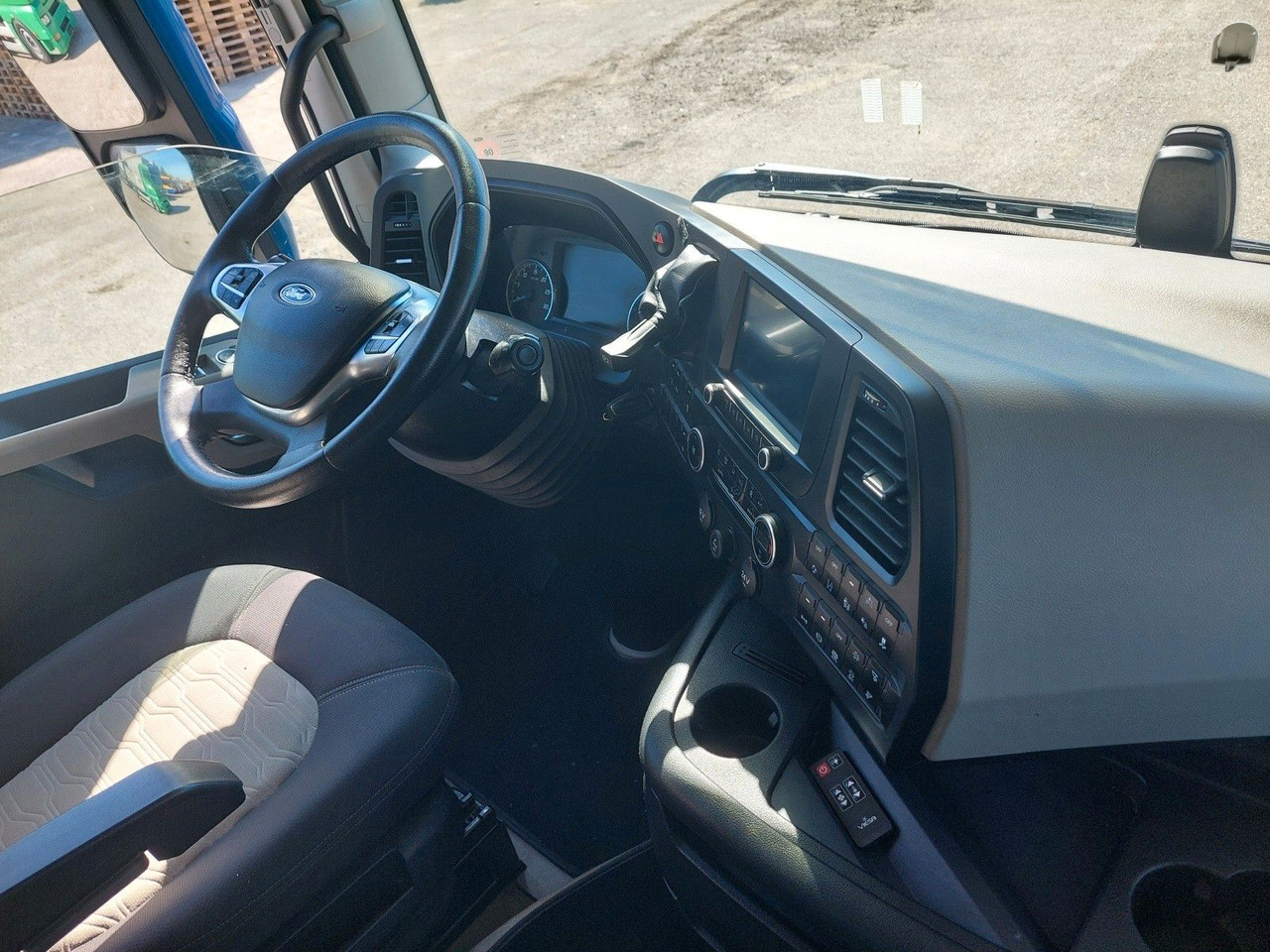 Xe đầu kéo Ford F-Max 1850 LL: hình 14 Xe đầu kéo Ford F-Max 1850 LL: hình 14