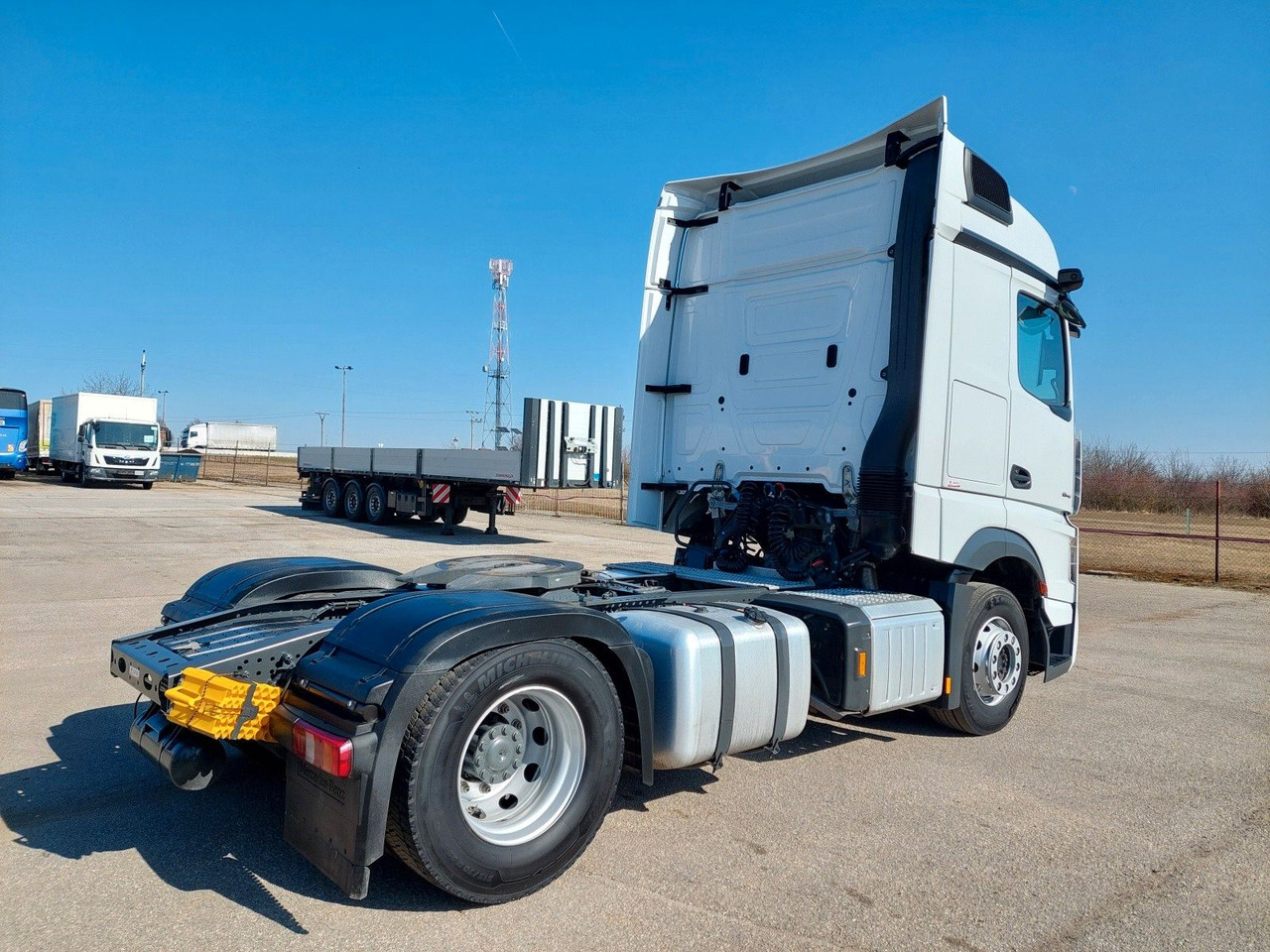 Mercedes-Benz Actros 5 1845 LS BigSpace 4x2 - Xe đầu kéo: hình 4 Mercedes-Benz Actros 5 1845 LS BigSpace 4x2 - Xe đầu kéo: hình 4