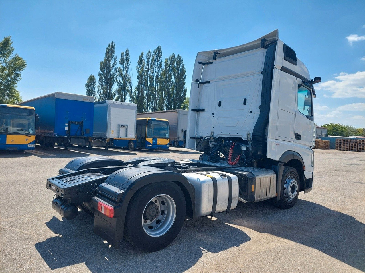 Mercedes-Benz Actros 5 1845 LS BigSpace 4x2 - Xe đầu kéo: hình 4 Mercedes-Benz Actros 5 1845 LS BigSpace 4x2 - Xe đầu kéo: hình 4