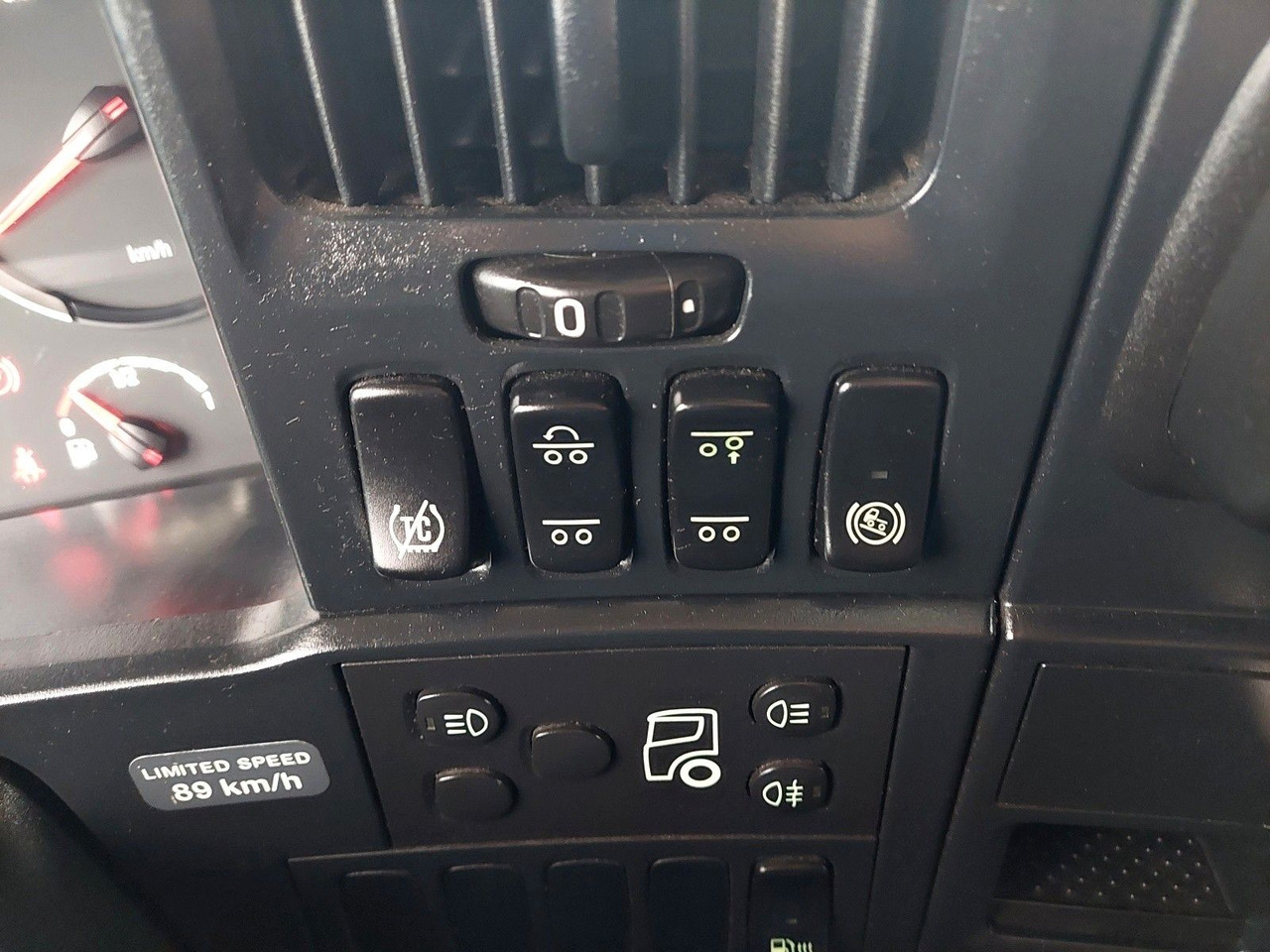 Xe đầu kéo Scania R 440 LA6X2/4MNA: hình 32