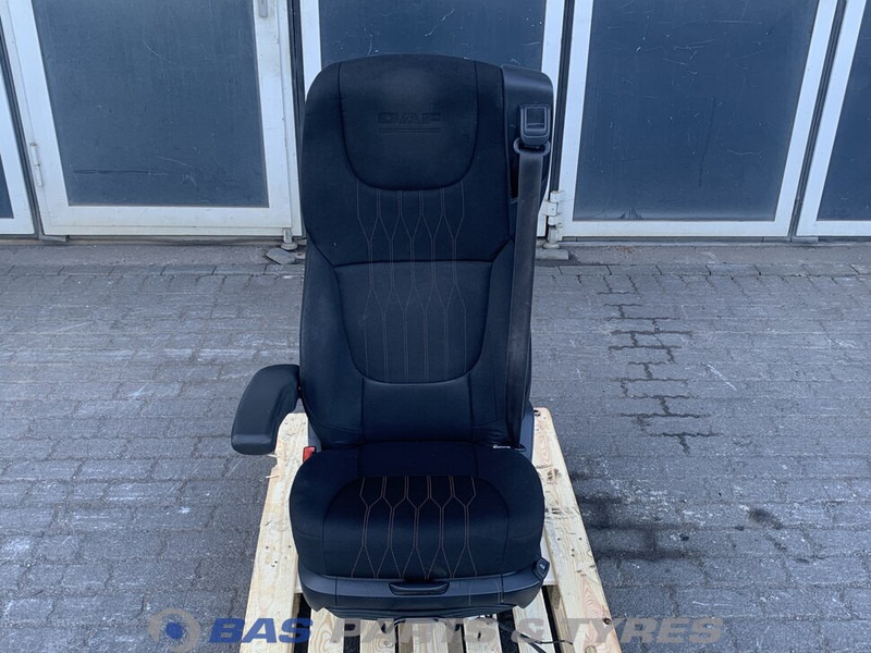 DAF CF Euro 6 Chauffeursstoel DAF 2104648 - Chỗ ngồi cho Xe tải: hình 1 DAF CF Euro 6 Chauffeursstoel DAF 2104648 - Chỗ ngồi cho Xe tải: hình 1
