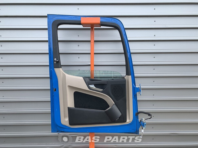 Mercedes-Benz Actros MP4 Portier Links Mercedes A 960 720 23 03 - Cửa và phụ tùng cho Xe tải: hình 2 Mercedes-Benz Actros MP4 Portier Links Mercedes A 960 720 23 03 - Cửa và phụ tùng cho Xe tải: hình 2