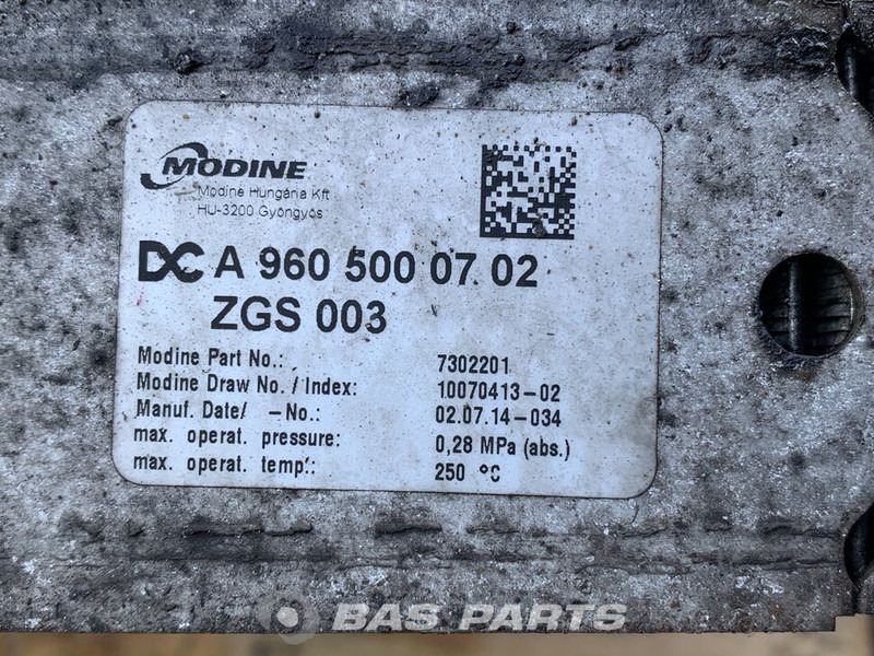 Mercedes-Benz Antos MP4 Intercooler Mercedes A 960 500 07 02 - Bộ làm mát liên hợp cho Xe tải: hình 4 Mercedes-Benz Antos MP4 Intercooler Mercedes A 960 500 07 02 - Bộ làm mát liên hợp cho Xe tải: hình 4