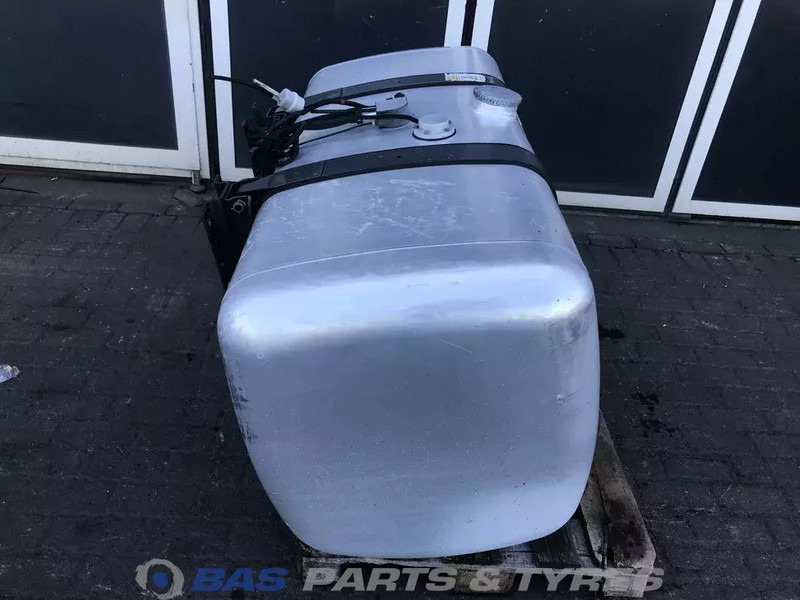 Mercedes-Benz Brandstoftank Mercedes 570 Liter A 960 475 27 03 - Bình nhiên liệu cho Xe tải: hình 4 Mercedes-Benz Brandstoftank Mercedes 570 Liter A 960 475 27 03 - Bình nhiên liệu cho Xe tải: hình 4