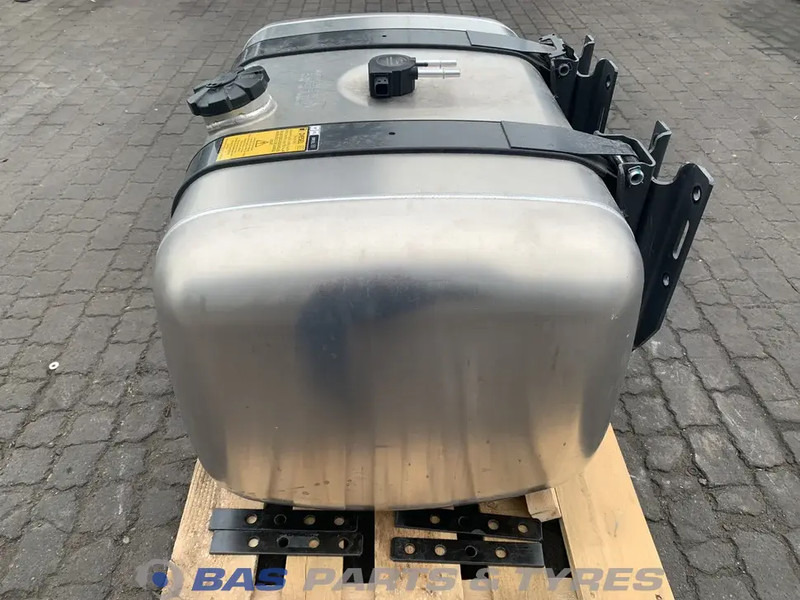 Mercedes-Benz - Bình nhiên liệu cho Xe tải: hình 2 Mercedes-Benz - Bình nhiên liệu cho Xe tải: hình 2