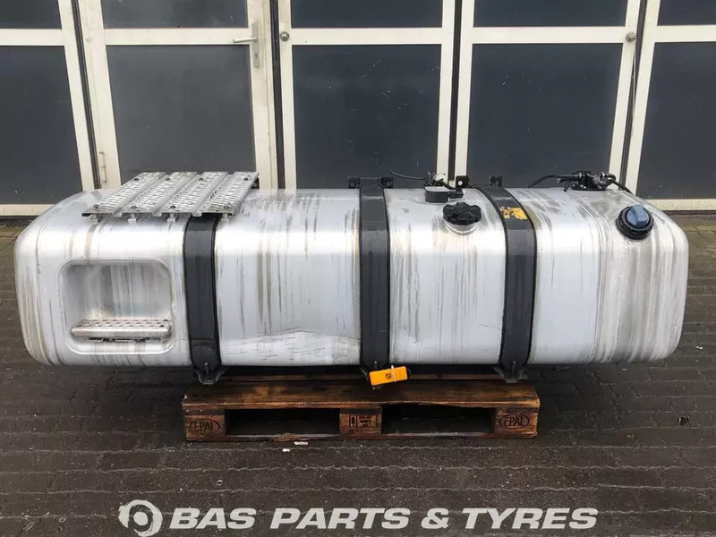 Mercedes-Benz - Bình nhiên liệu cho Xe tải: hình 1 Mercedes-Benz - Bình nhiên liệu cho Xe tải: hình 1