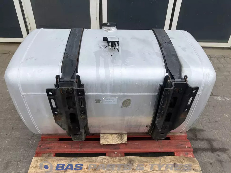 Mercedes-Benz - Bình nhiên liệu cho Xe tải: hình 3 Mercedes-Benz - Bình nhiên liệu cho Xe tải: hình 3