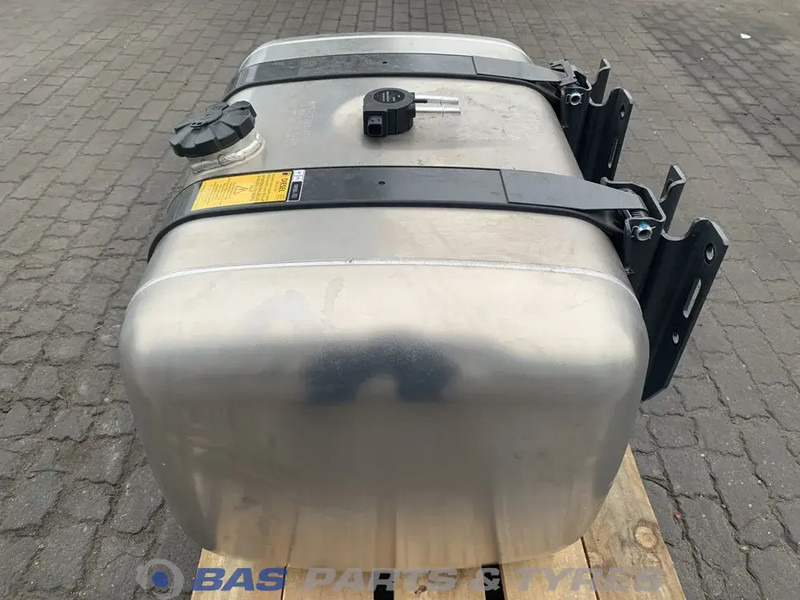 Mercedes-Benz - Bình nhiên liệu cho Xe tải: hình 2 Mercedes-Benz - Bình nhiên liệu cho Xe tải: hình 2