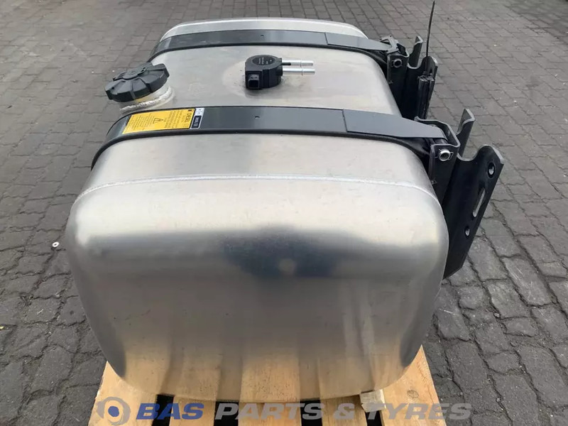 Mercedes-Benz - Bình nhiên liệu cho Xe tải: hình 2 Mercedes-Benz - Bình nhiên liệu cho Xe tải: hình 2