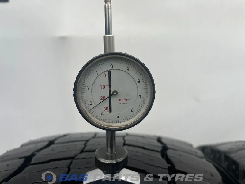 Michelin Remix Michelin Remix 295/60R22.5 X Multi D 150/147 M+S 3PMSF gebruikte set - Lốp cho Xe tải: hình 3 Michelin Remix Michelin Remix 295/60R22.5 X Multi D 150/147 M+S 3PMSF gebruikte set - Lốp cho Xe tải: hình 3