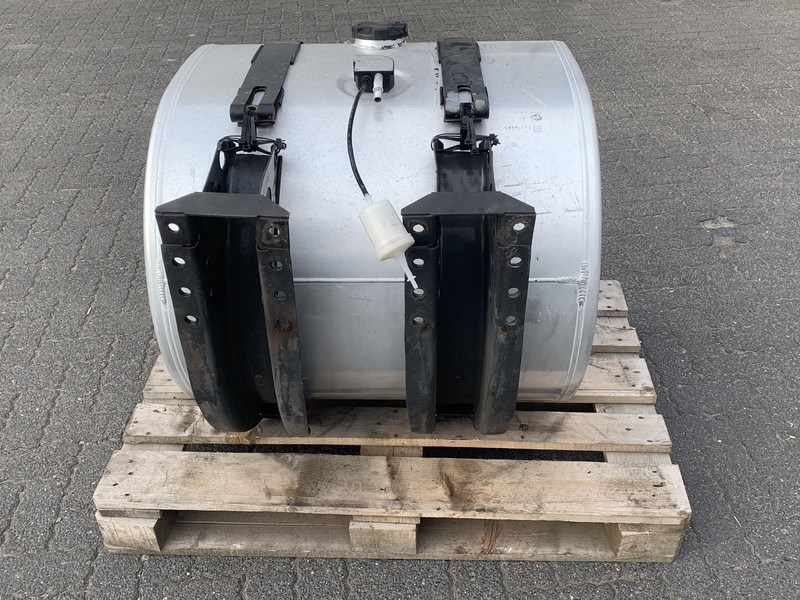 Renault - Bình nhiên liệu cho Xe tải: hình 3 Renault - Bình nhiên liệu cho Xe tải: hình 3