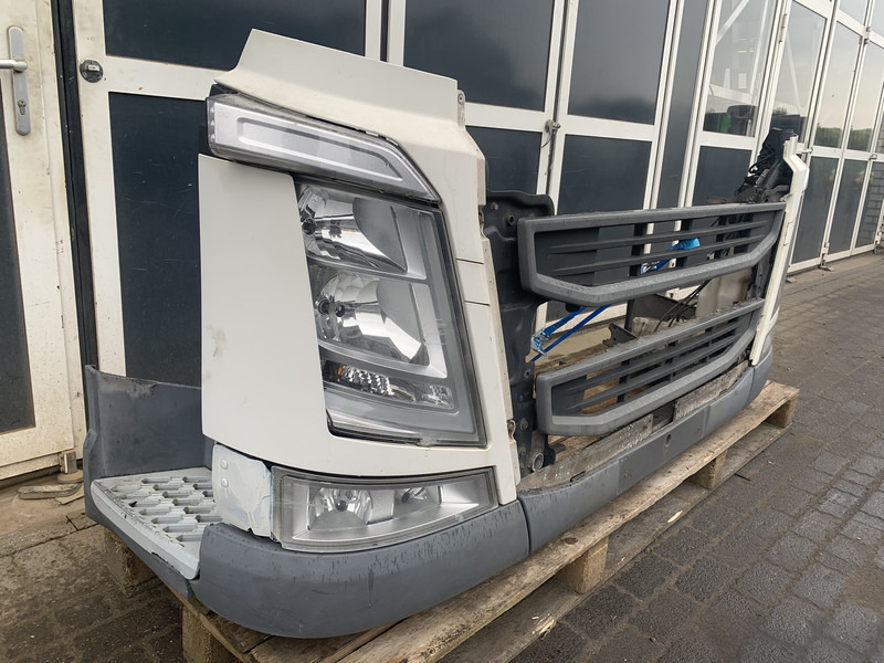 Volvo FH4 - Cản xe cho Xe tải: hình 2 Volvo FH4 - Cản xe cho Xe tải: hình 2