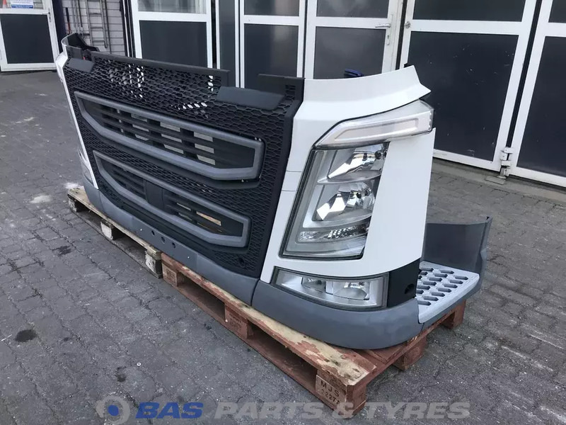 Volvo FH4 - Cản xe cho Xe tải: hình 2 Volvo FH4 - Cản xe cho Xe tải: hình 2