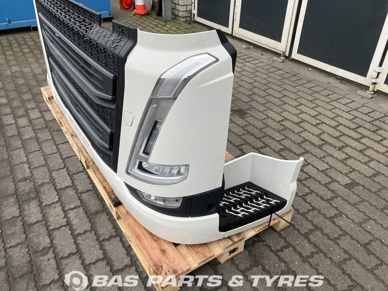 Volvo FH4B - Cản xe cho Xe tải: hình 2 Volvo FH4B - Cản xe cho Xe tải: hình 2