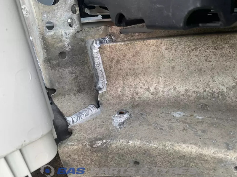 Cản xe cho Xe tải Volvo FM5 Bumper Volvo 82491840: hình 9