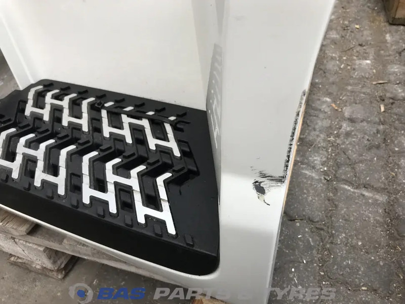 Cản xe cho Xe tải Volvo FM5 Bumper Volvo 82491840: hình 11