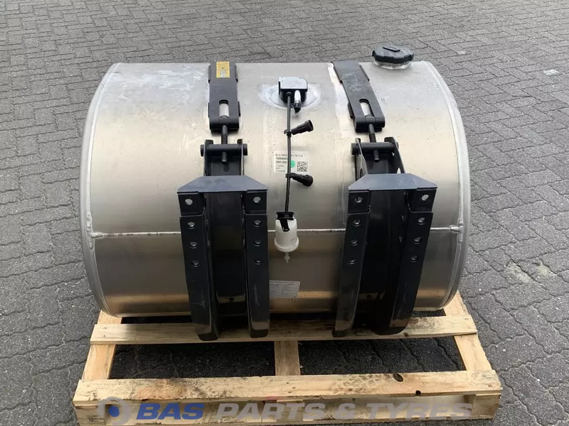 Volvo - Bình nhiên liệu cho Xe tải: hình 3 Volvo - Bình nhiên liệu cho Xe tải: hình 3