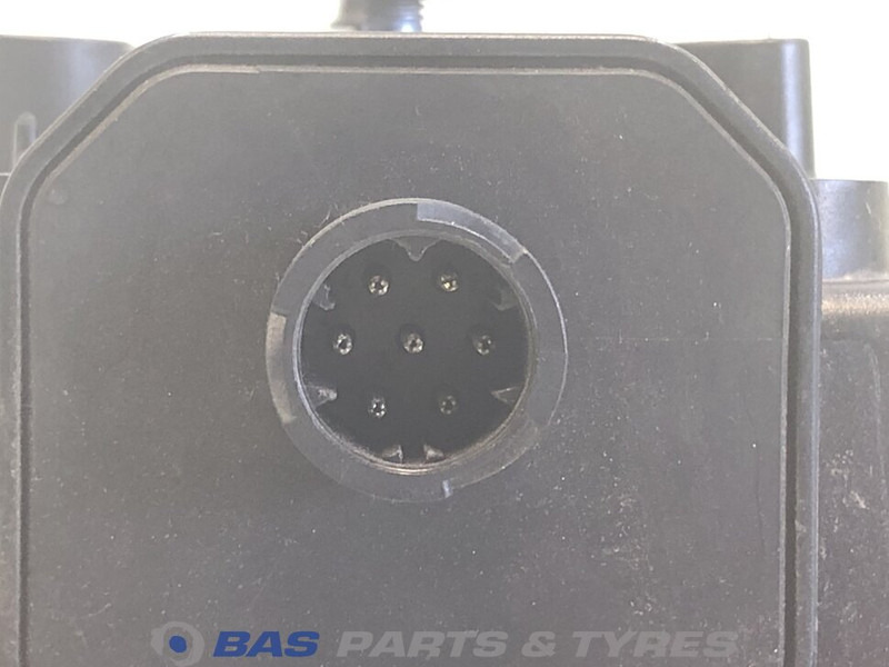 Volvo - Đèn sau cho Xe tải: hình 3 Volvo - Đèn sau cho Xe tải: hình 3