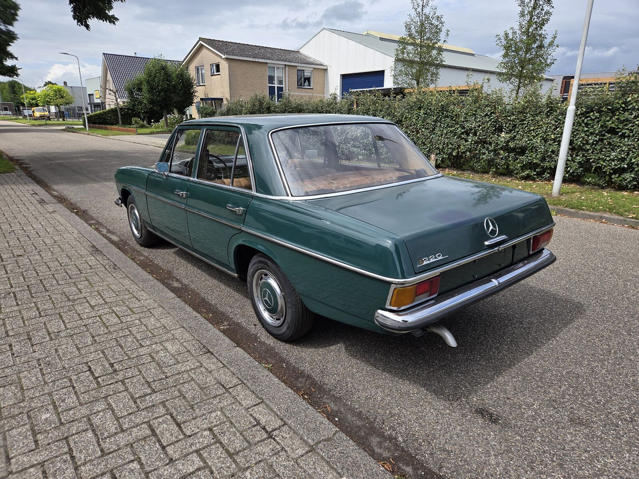 Mercedes-Benz 220 (W115) sedan - Sedan: hình 5 Mercedes-Benz 220 (W115) sedan - Sedan: hình 5