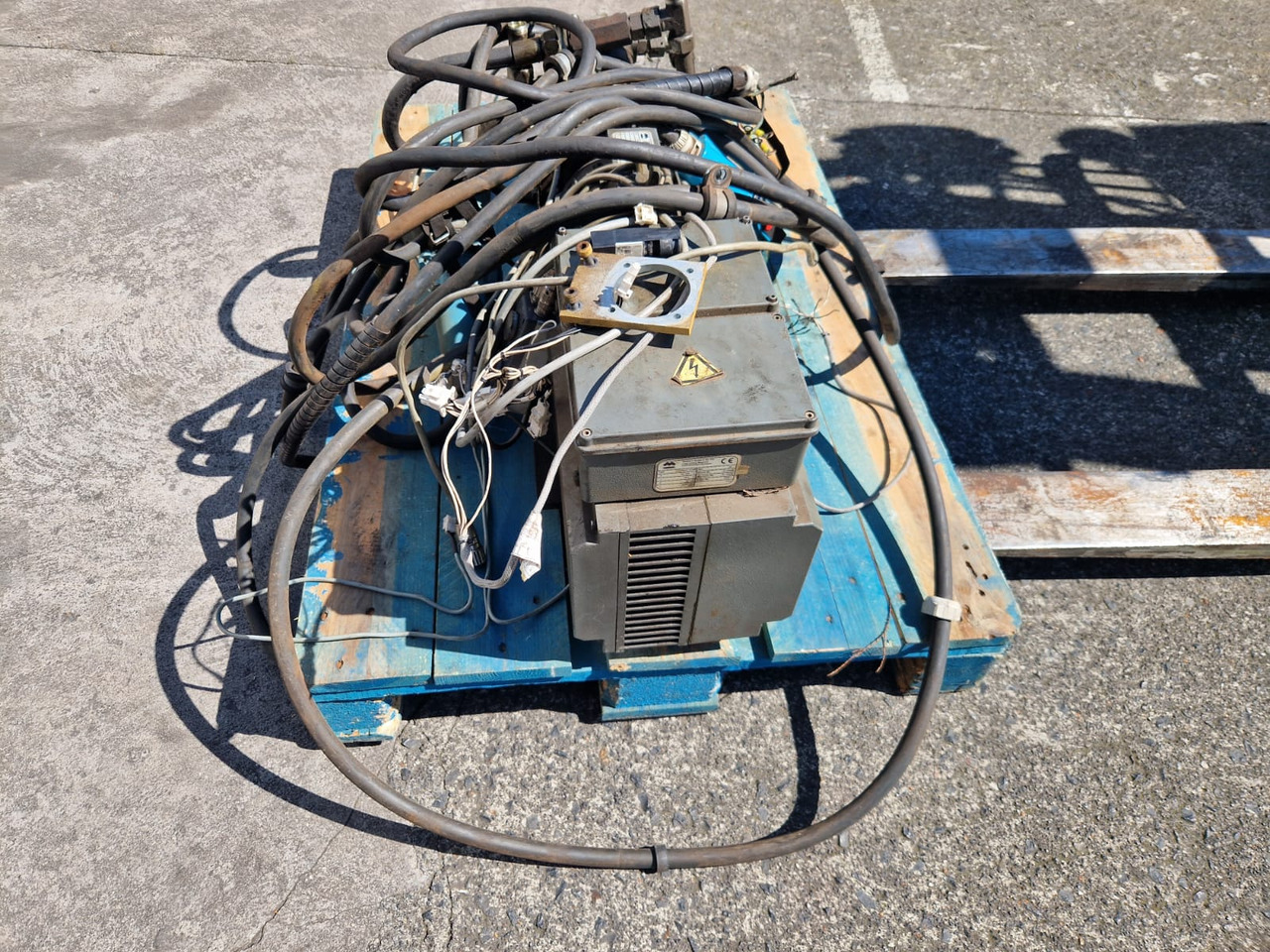 GENERADOR MOZELT - Bộ phát điện: hình 1 GENERADOR MOZELT - Bộ phát điện: hình 1