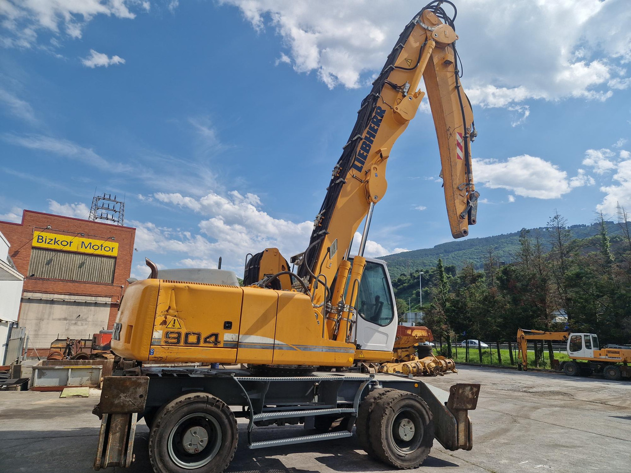 LIEBHERR A904C (2010) - Máy cạp rác/ Công nghiệp: hình 3 LIEBHERR A904C (2010) - Máy cạp rác/ Công nghiệp: hình 3