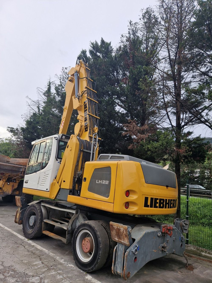 LIEBHERR LH 22 (2016) - Máy cạp rác/ Công nghiệp: hình 1 LIEBHERR LH 22 (2016) - Máy cạp rác/ Công nghiệp: hình 1