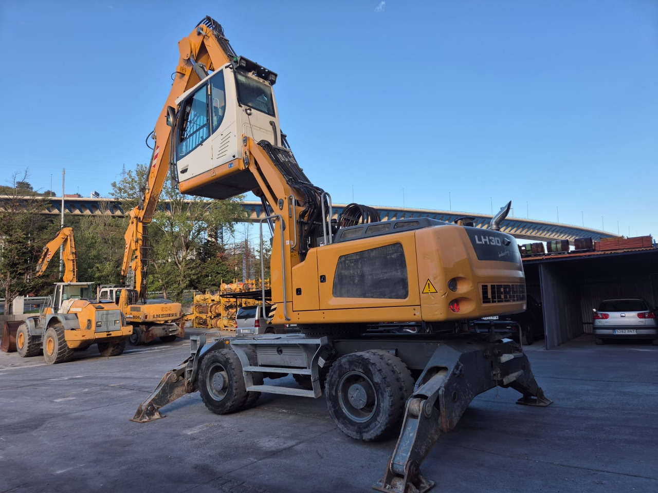 LIEBHERR LH30M - Máy cạp rác/ Công nghiệp: hình 1 LIEBHERR LH30M - Máy cạp rác/ Công nghiệp: hình 1