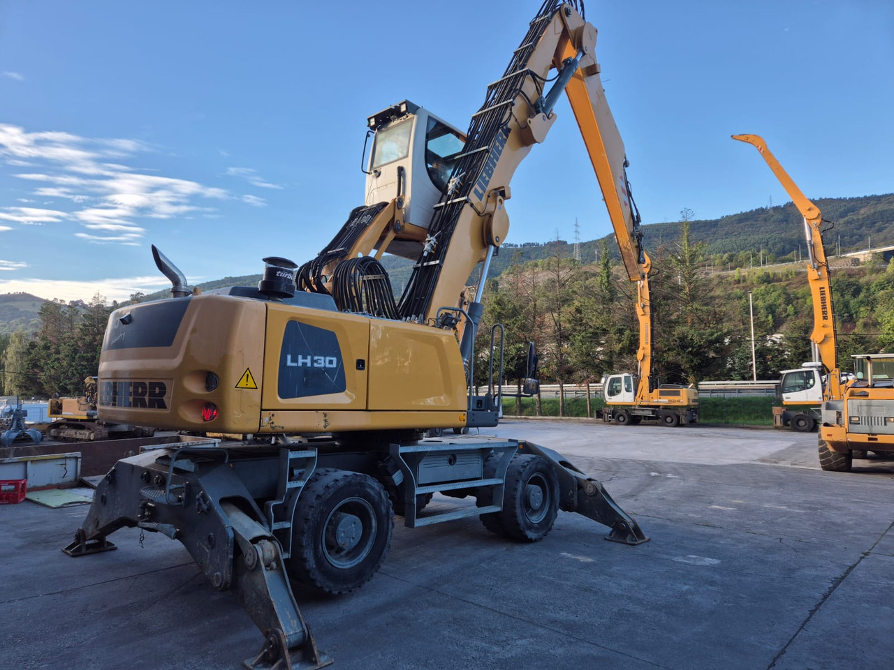 LIEBHERR LH30M - Máy cạp rác/ Công nghiệp: hình 4 LIEBHERR LH30M - Máy cạp rác/ Công nghiệp: hình 4