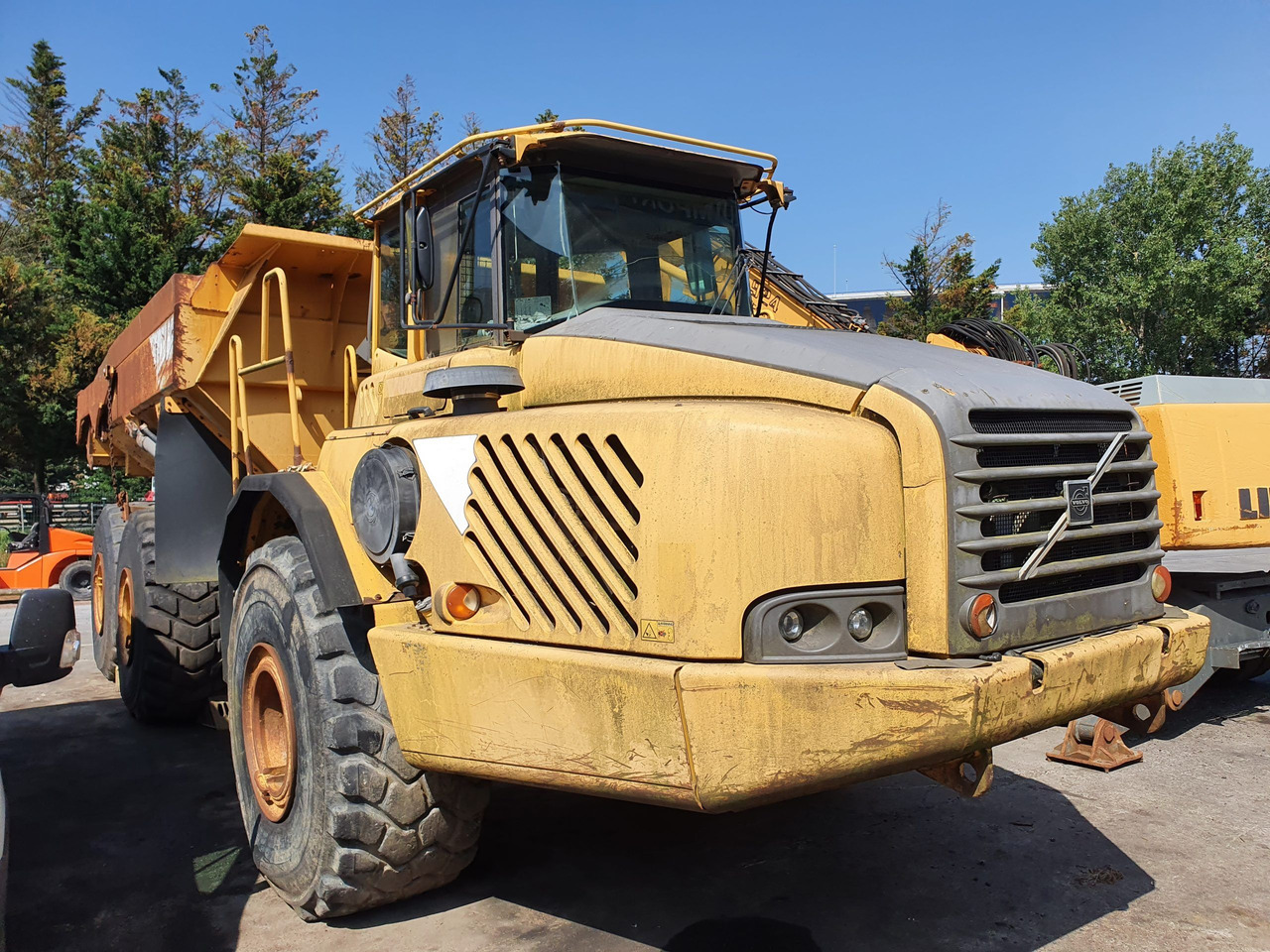 VOLVO A40D S/N: 10211 (2001) - Xe ben đổ có khớp nối: hình 2 VOLVO A40D S/N: 10211 (2001) - Xe ben đổ có khớp nối: hình 2